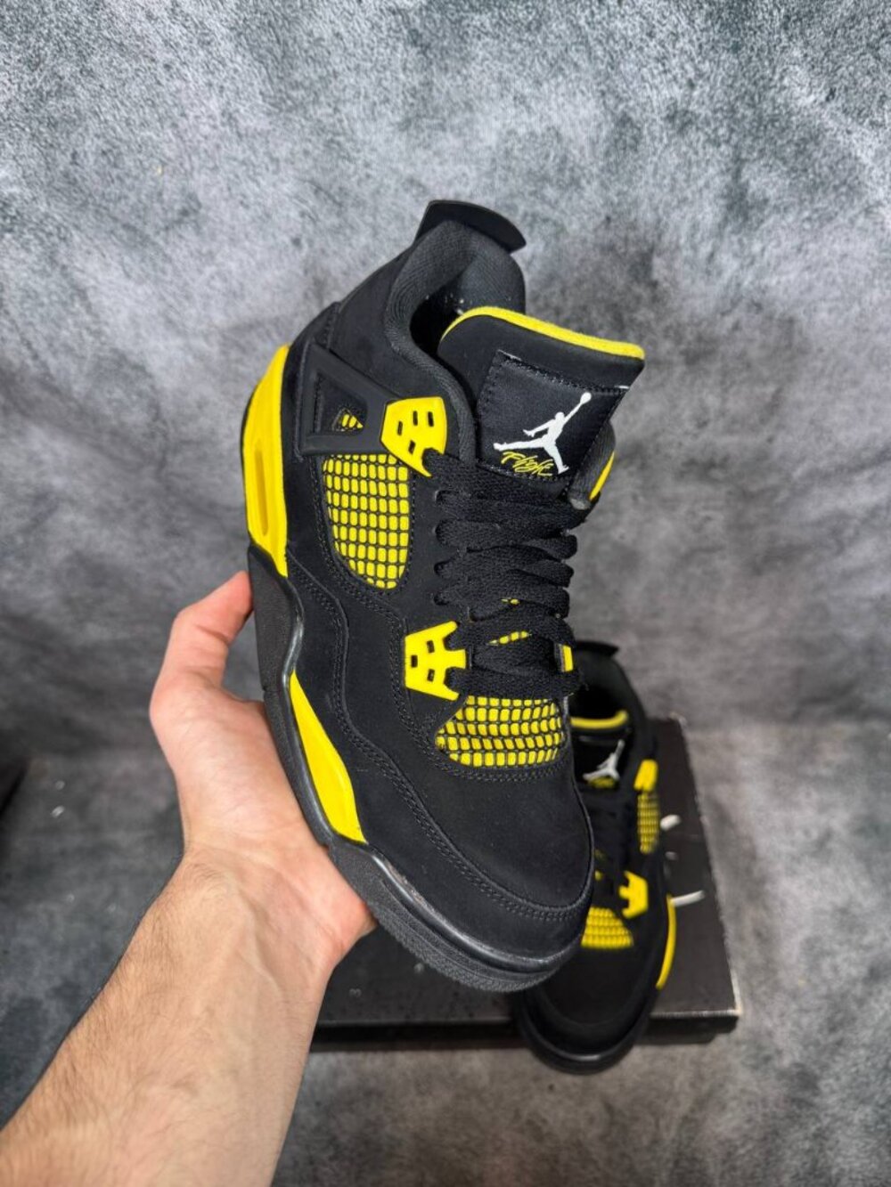 Size 7Y | Jordan 4 Thunder With Box | Pre-Owned